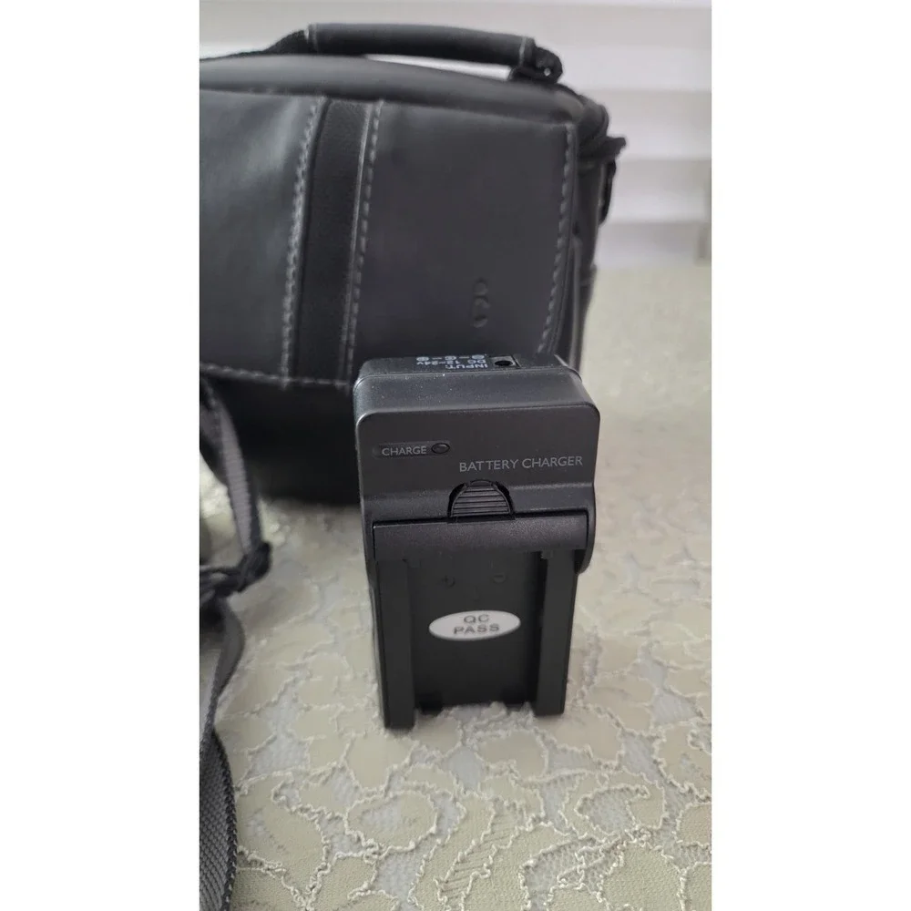 Kodak EasyShare Z612 Digital Camera 12X Zoom - Chargers & SD Card - Fully Tested